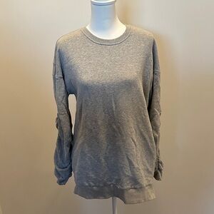 MELLODAY Heather Gray Crew Neck Sweater